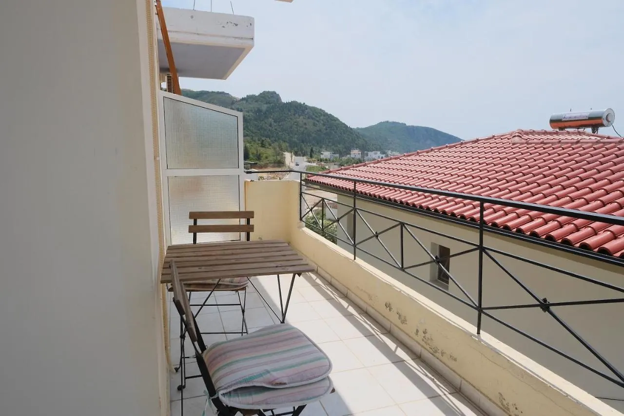 Mehilli Hotel Dhërmi 阿尔巴尼亚
